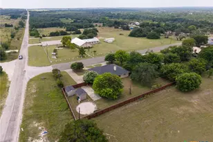 148 Sunflower, Lampasas, TX 76550 - Photo 32