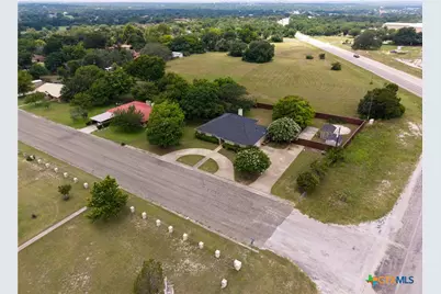 148 Sunflower, Lampasas, TX 76550 - Photo 30
