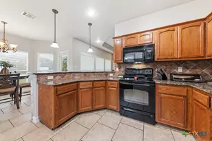 1211 Mossy Hollow Dr, Spring Branch, TX 78070 - Photo 10