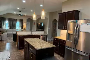 210 Cobble Stone Ct, Victoria, TX 77904 - Photo 4