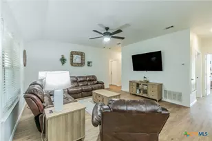 302 Sealy Ct, Gatesville, TX 76528 - Photo 4