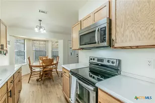 302 Sealy Ct, Gatesville, TX 76528 - Photo 8