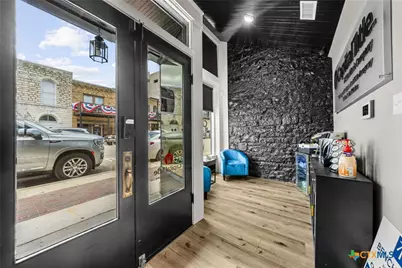 210 E Central Avenue #E, Belton, TX 76513 - Photo 2