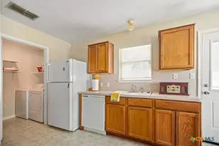 314 Rouen Dr, Port Lavaca, TX 77979 - Photo 12