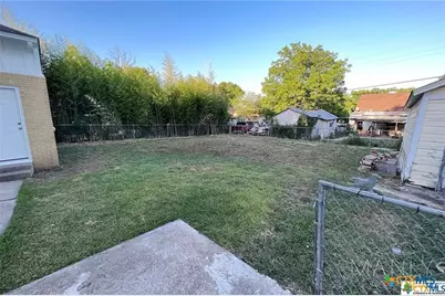 809 N 8th Street, Temple, TX 76501 - Photo 18