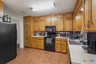 731 Baines St, Salado, TX 76571 - Photo 8