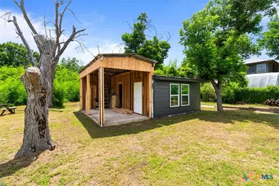 547 N Central Avenue, New Braunfels, TX 78130 - Photo 10