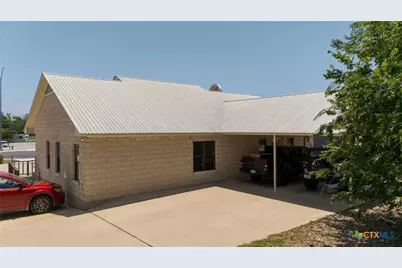 408 N Key Avenue, Lampasas, TX 76550 - Photo 6