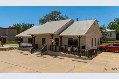 408 N Key Avenue, Lampasas, TX 76550 - Photo 1
