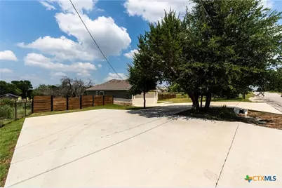 1110 County Road 1045, Lampasas, TX 76550 - Photo 4