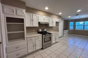 826 Timber, New Braunfels, TX 78130 - Photo 14