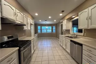 826 Timber, New Braunfels, TX 78130 - Photo 16