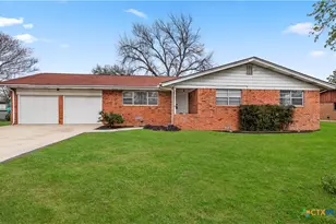 273 Meadow Ave, New Braunfels, TX 78130 - Photo 1
