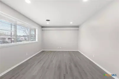 273 Meadow Avenue, New Braunfels, TX 78130 - Photo 4