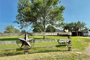 2035 Co Rd 400, Yoakum, TX 77995 - Photo 34
