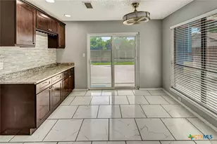 106 Rebecca Ln, Victoria, TX 77901 - Photo 8