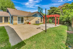 106 Rebecca Ln, Victoria, TX 77901 - Photo 26