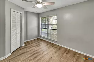 106 Rebecca Ln, Victoria, TX 77901 - Photo 10