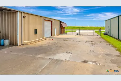 3305 US Highway 59, Victoria, TX 77905 - Photo 6