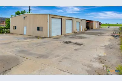 3305 US Highway 59, Victoria, TX 77905 - Photo 4