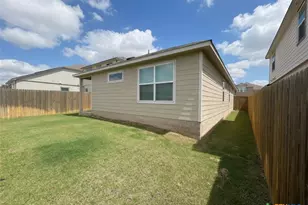 121 Rowdy Yates Wy, Jarrell, TX 76537 - Photo 16