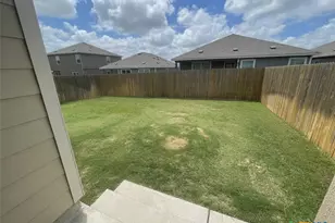 121 Rowdy Yates Wy, Jarrell, TX 76537 - Photo 18