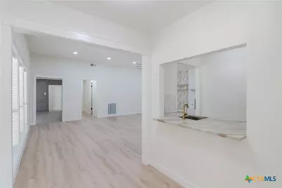 105 Spokane Street, Victoria, TX 77904 - Photo 12