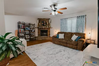 291 N Mesquite Drive, Victoria, TX 77905 - Photo 8