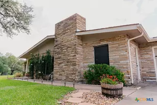 291 N Mesquite Dr, Victoria, TX 77905 - Photo 34