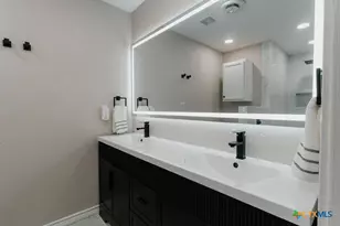291 N Mesquite Dr, Victoria, TX 77905 - Photo 4