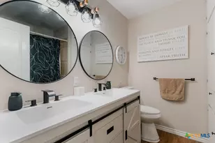 291 N Mesquite Dr, Victoria, TX 77905 - Photo 10