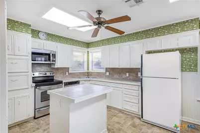 608 Rosewood Drive, Victoria, TX 77901 - Photo 2