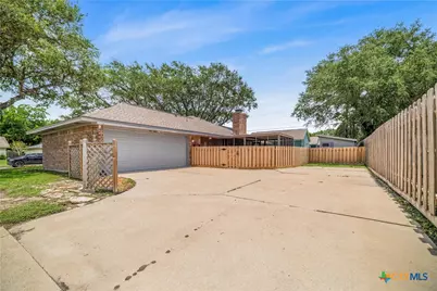 608 Rosewood Drive, Victoria, TX 77901 - Photo 22