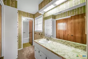 608 Rosewood Dr, Victoria, TX 77901 - Photo 24