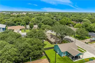 608 Rosewood Dr, Victoria, TX 77901 - Photo 32
