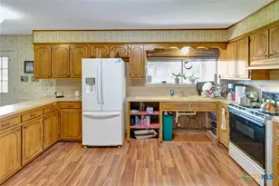 175 Albrecht Rd, Victoria, TX 77905 - Photo 12