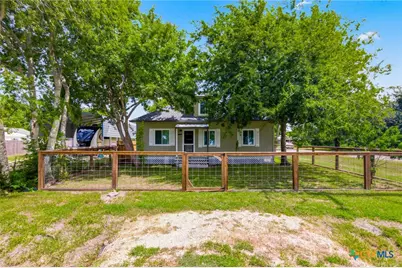 502 W Houston Avenue, Seadrift, TX 77983 - Photo 2