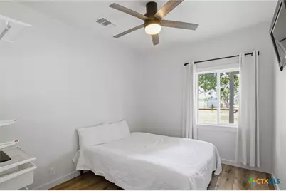 502 W Houston Avenue, Seadrift, TX 77983 - Photo 10