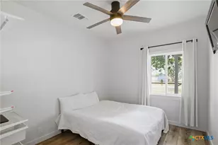 502 W Houston Ave, Seadrift, TX 77983 - Photo 10