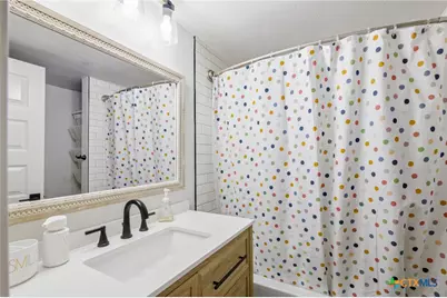 502 W Houston Avenue, Seadrift, TX 77983 - Photo 14
