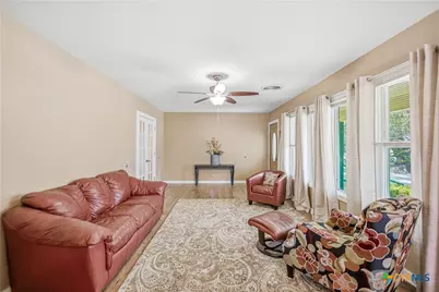 1019 E Gonzales Street, Yoakum, TX 77995 - Photo 6