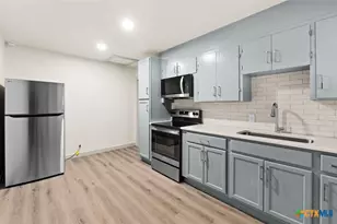 2109 W Avenue B, Temple, TX 76504 - Photo 1