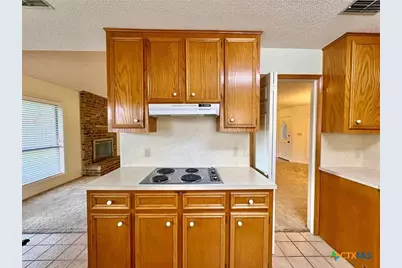 304 Windy Way Drive, Victoria, TX 77904 - Photo 8