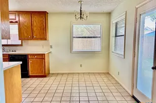 304 Windy Way Dr, Victoria, TX 77904 - Photo 10