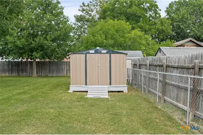 902 E Pam Street, Little River Academy, TX 76554 - Photo 30