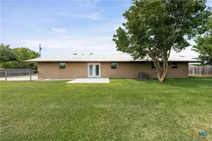 902 E Pam St, Little River Academy, TX 76554 - Photo 32