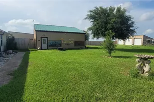 446 Gibb Blvd, Seadrift, TX 77983 - Photo 8