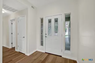 2116 Bentwood Dr, New Braunfels, TX 78130 - Photo 2
