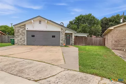 217 Versailles Street, Victoria, TX 77904 - Photo 2
