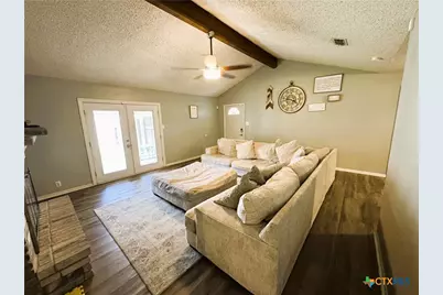 217 Versailles Street, Victoria, TX 77904 - Photo 4